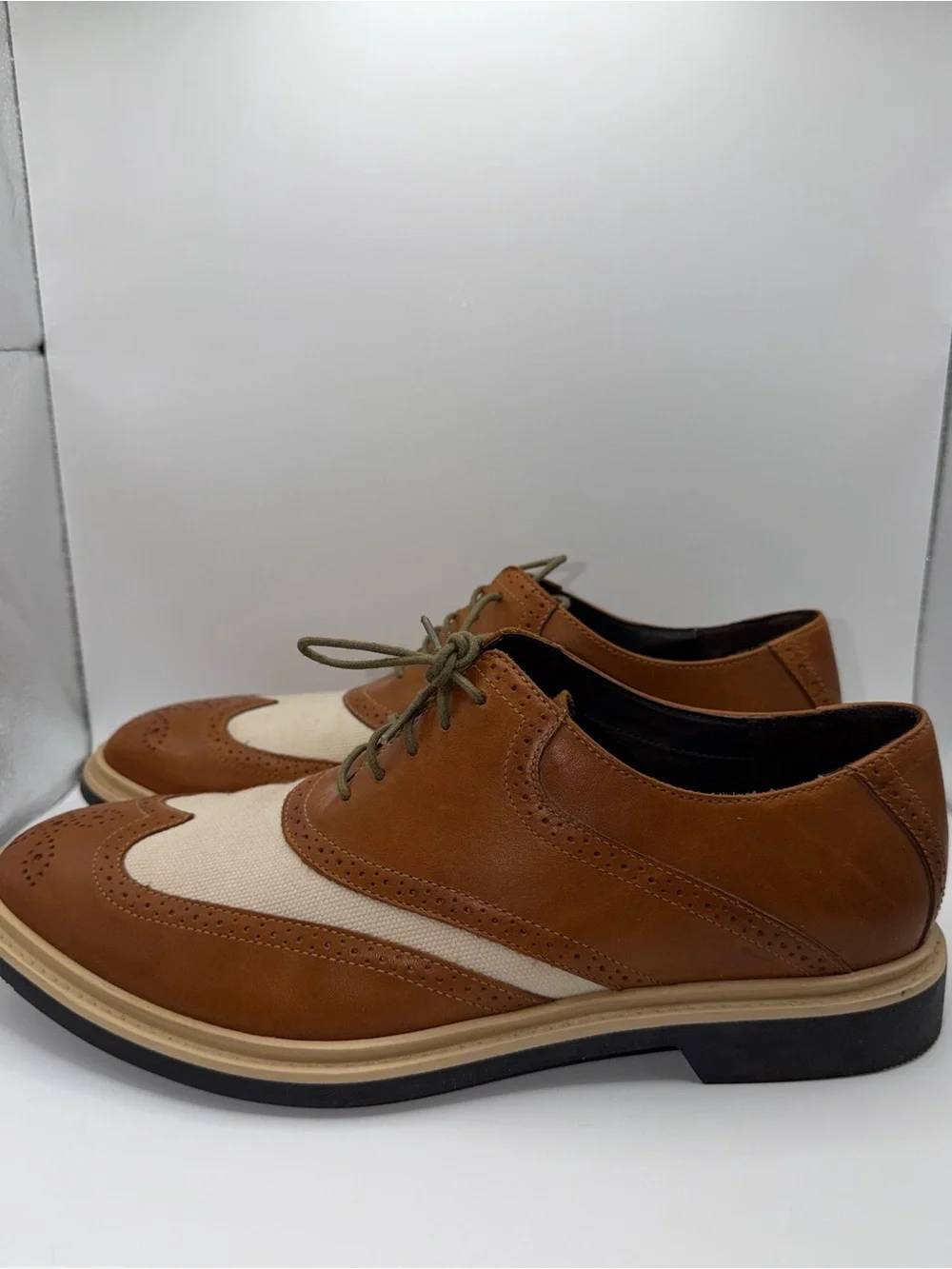 Cole Haan Men's Tan and Cream Wingtip Oxfords Size 10